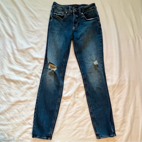 Stylish Blue Distressed Women's Jeans - Picture 1 of 5